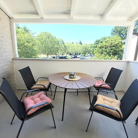 Apartman S Dvije Spavace Sobe Porec Exterior photo