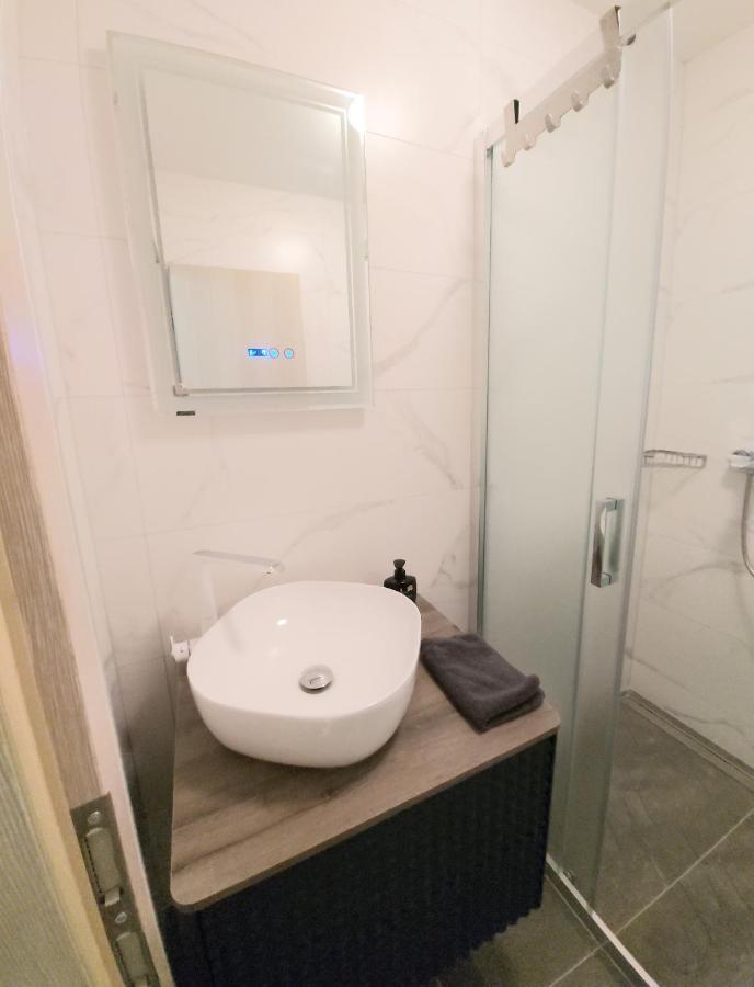 Apartman S Dvije Spavace Sobe Porec Exterior photo